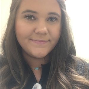 Meet your Posher, Hannah